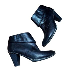 Sofft Black Leather Heel Ankle Boots Booties Size 7.5 Dress Career